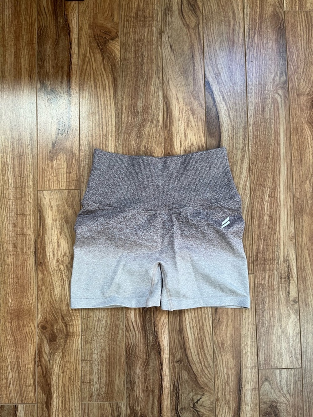 DOYOUEVEN Ombré Scrunch Shorts